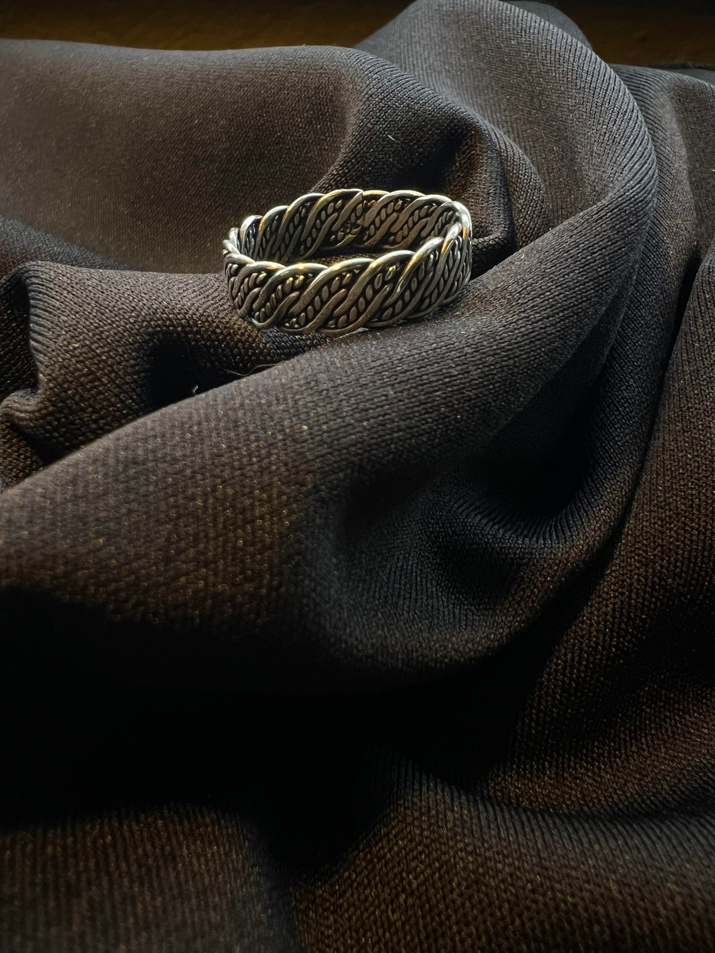 Criss Cross Knot Ring