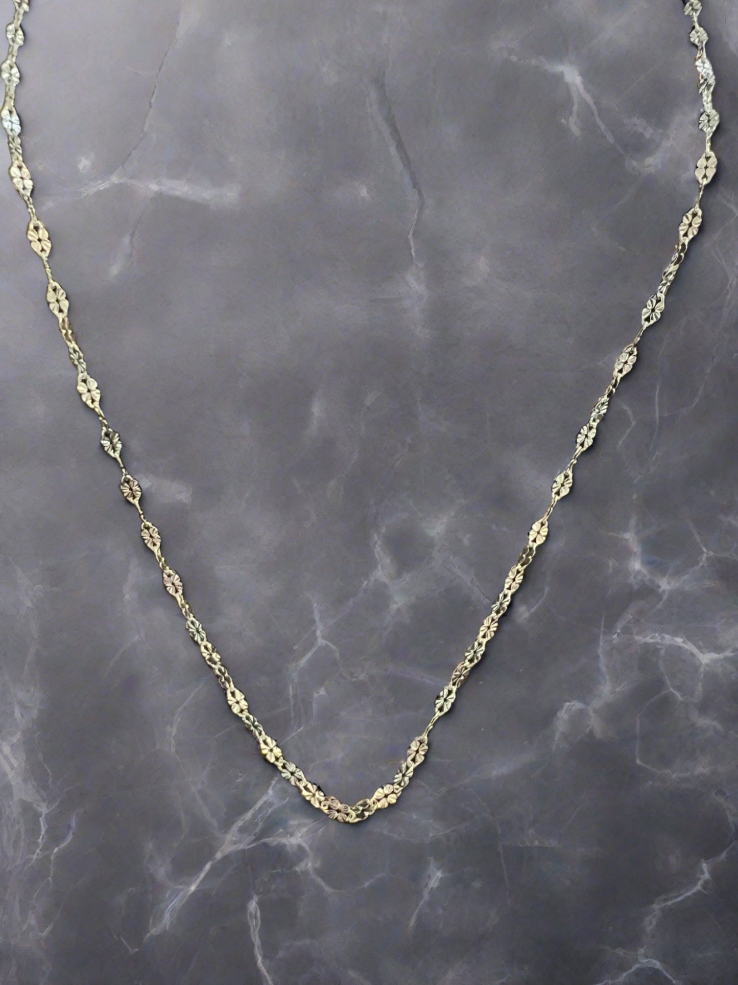 Collar de cadena de flores