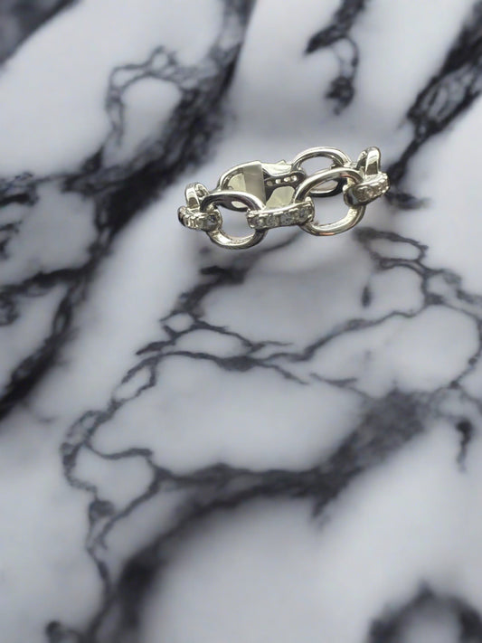 Twist Link Ring