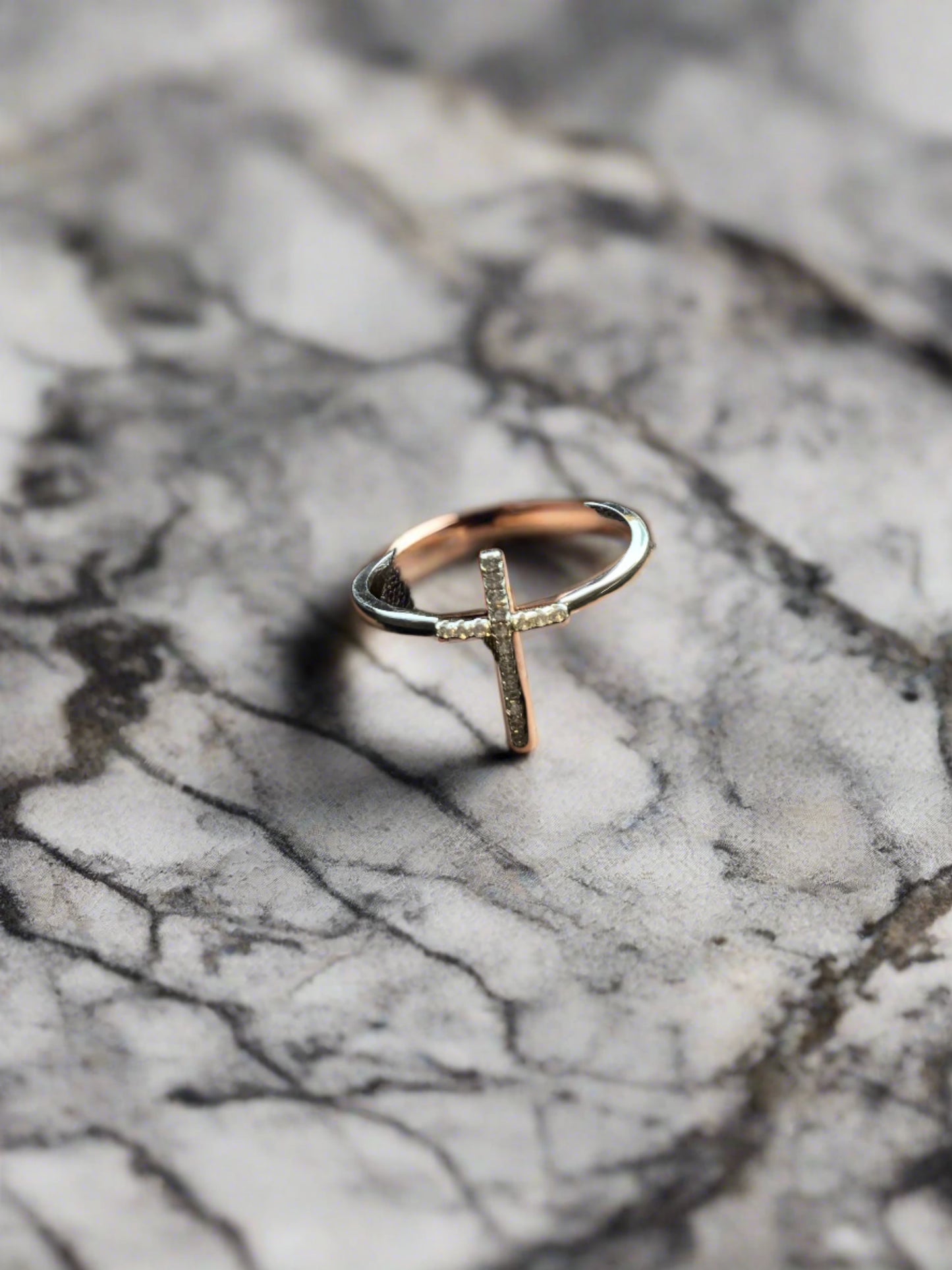 Cross Ring (Sury)
