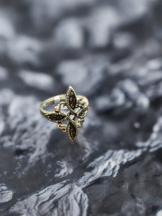 Witches Knot Ring